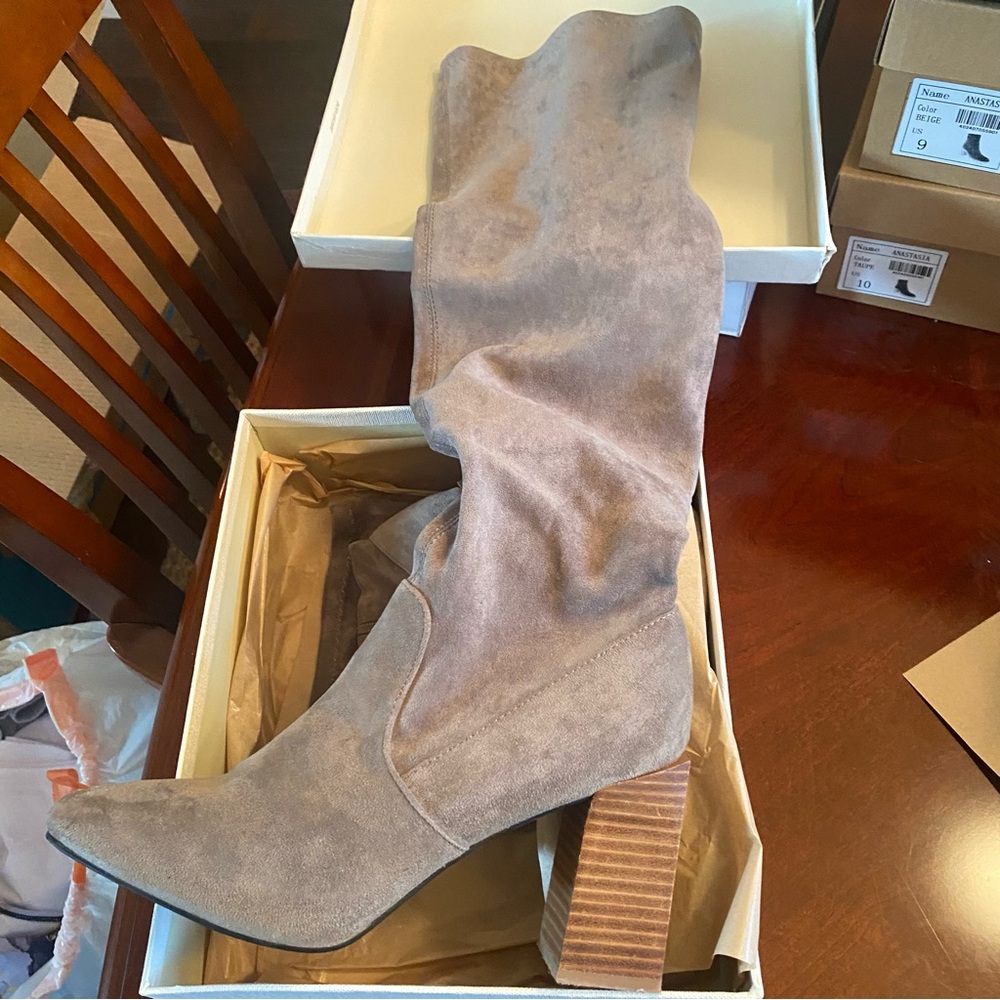 Gray on er the knee boots